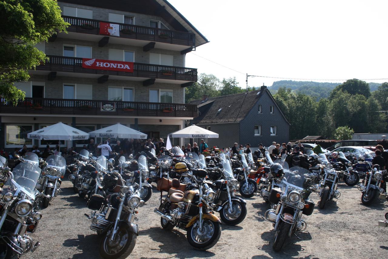 Gasthaus Zur Quelle Bad Marienberg Exterior photo